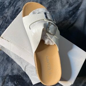 Double buckle croc footbed slides